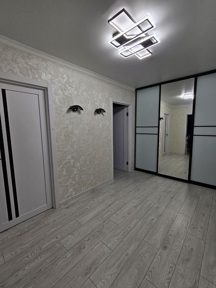 Квартира 2 комн., 80 м², этаж 18 — Ростов-на-Дону — фото 1