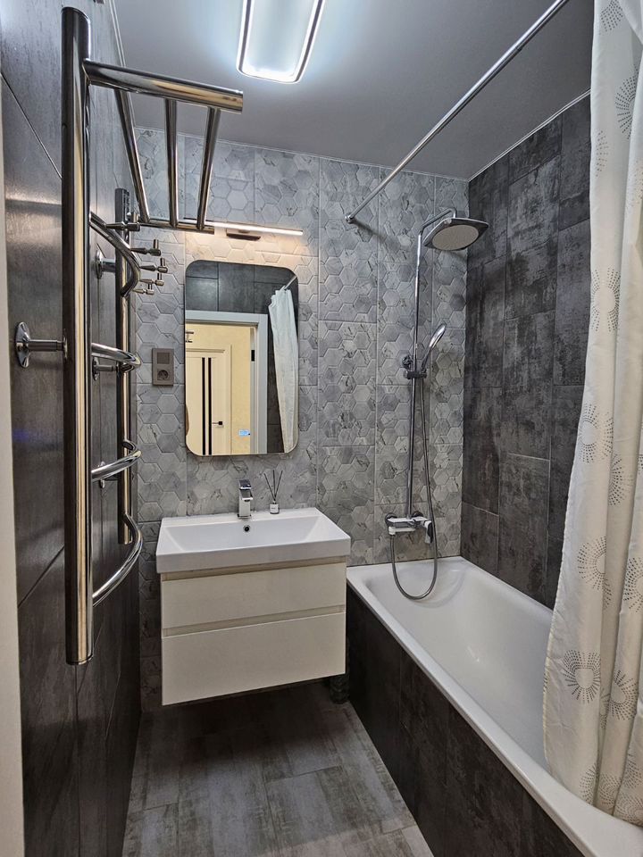Квартира 2 комн., 80 м², этаж 18 — Ростов-на-Дону — фото 6
